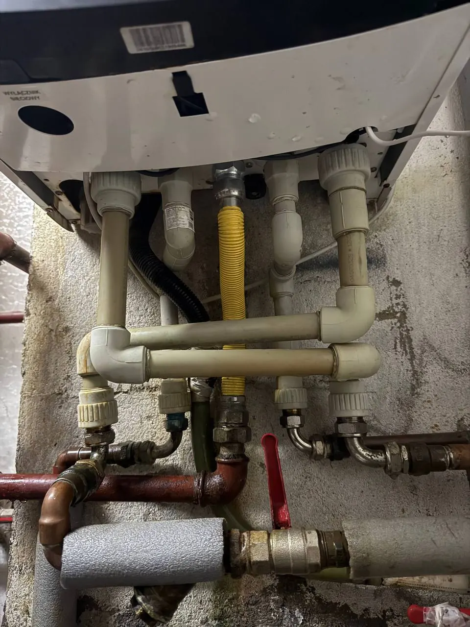 Przyłącza wodne pod kotłem gazowym — DobryHydraulik Bydgoszcz