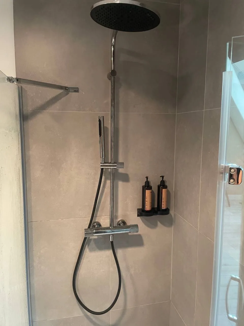 Prysznic walk-in z baterią termostatyczną — DobryHydraulik Bydgoszcz